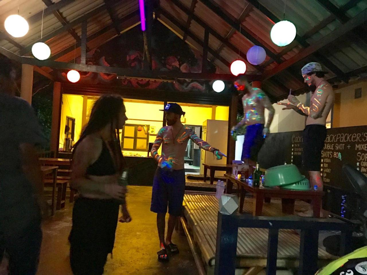 Sea Hug Hostel Ко Панган Екстериор снимка